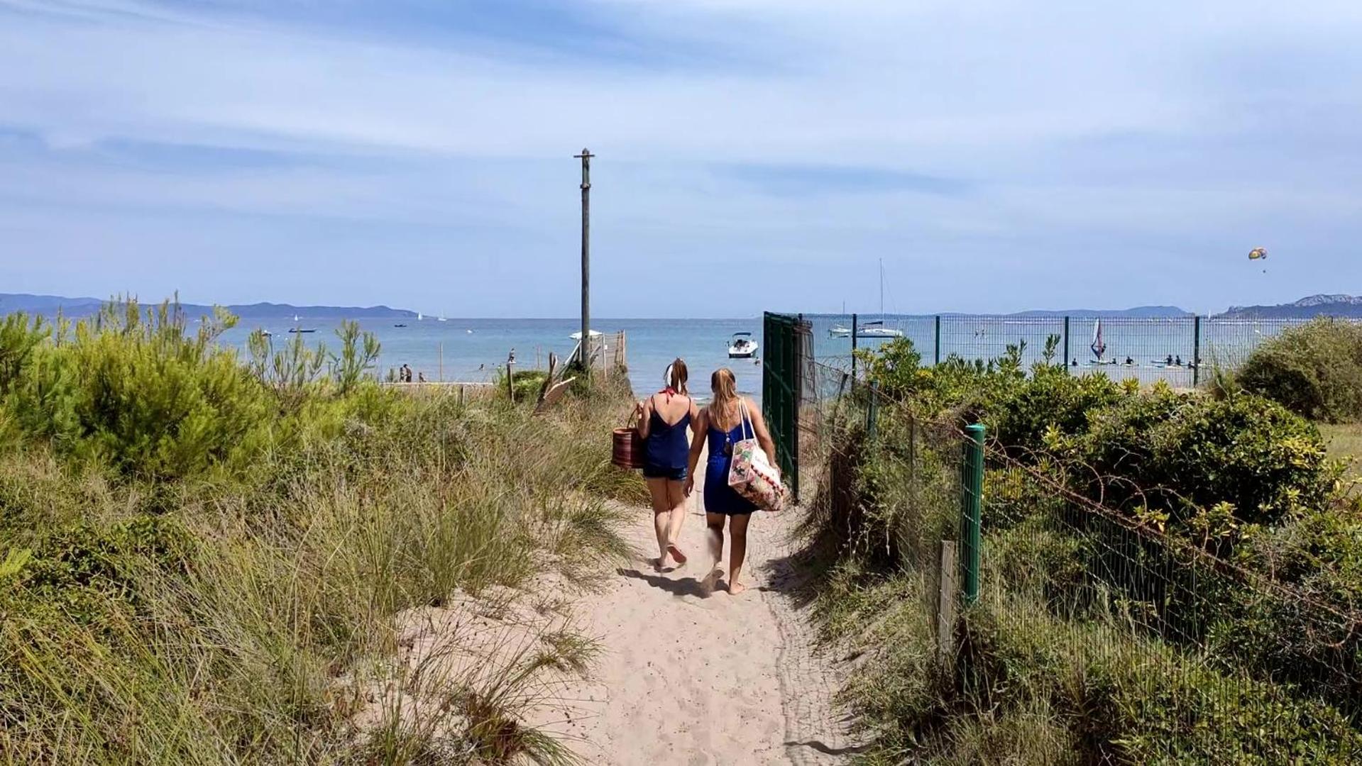 Camping La Bergerie Plage Hyeres Exterior photo